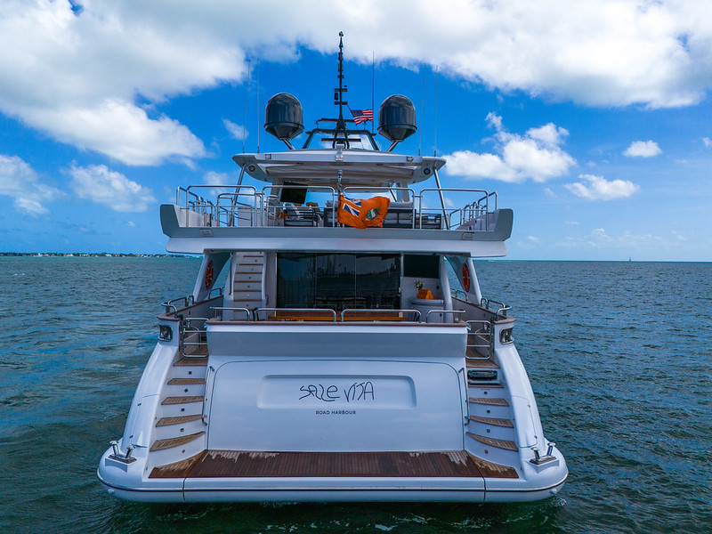 105' Azimut S — photo 4