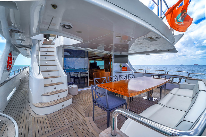 105' Azimut S — photo 8
