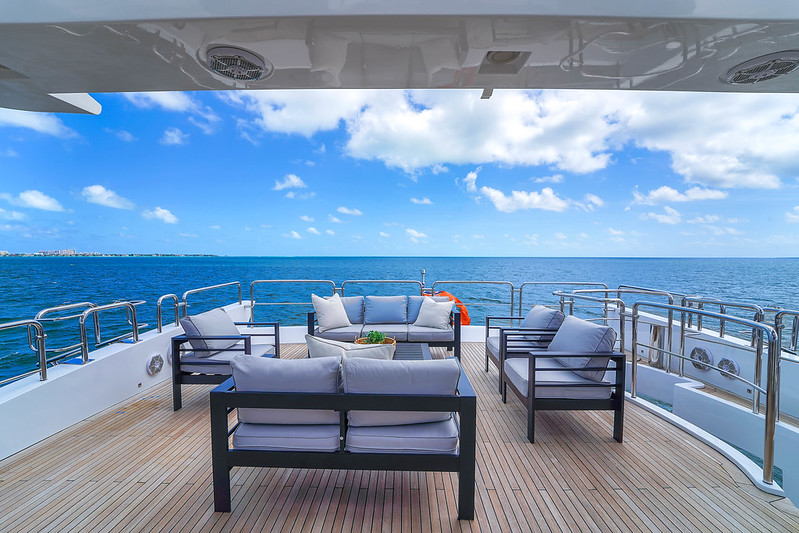 105' Azimut S — photo 10