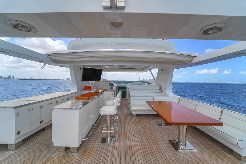 105' Azimut S — photo 11