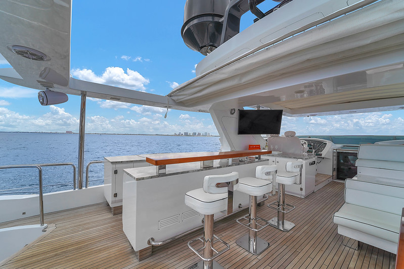 105' Azimut S — photo 12