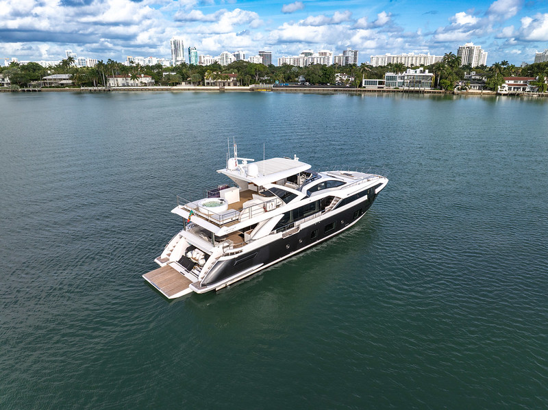 88' Azimut Grande — photo 1