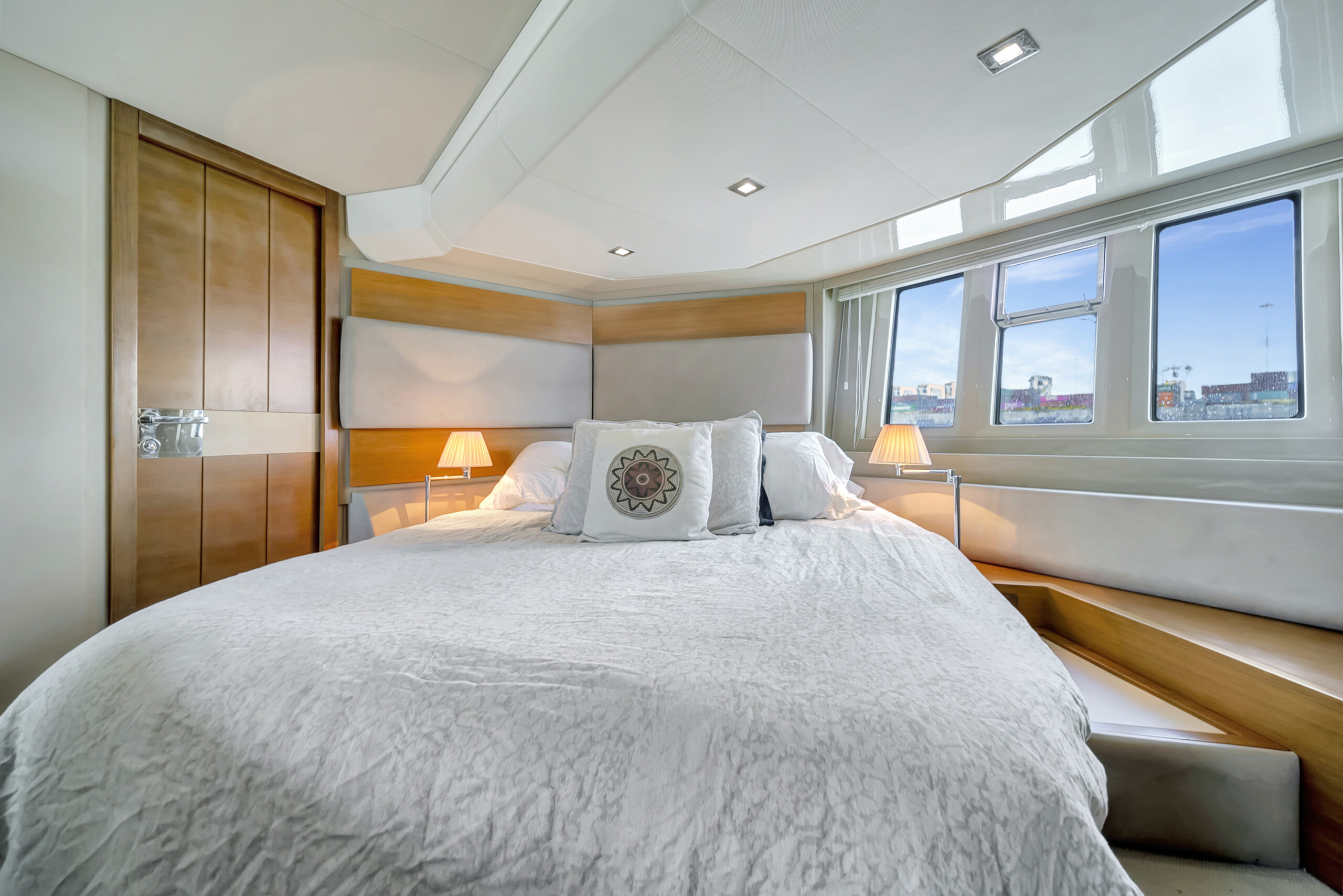 60' Azimut — photo 5