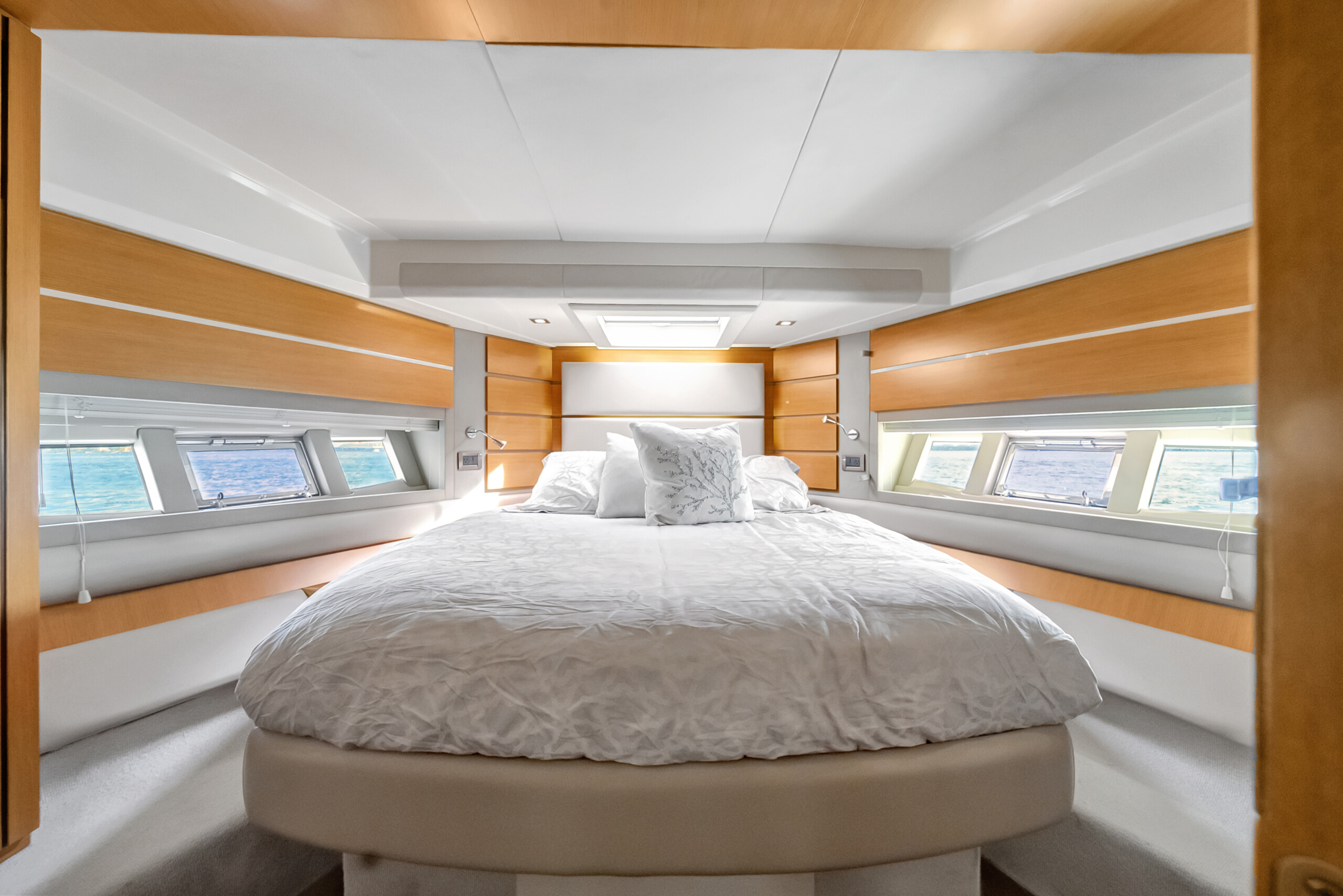 60' Azimut — photo 2