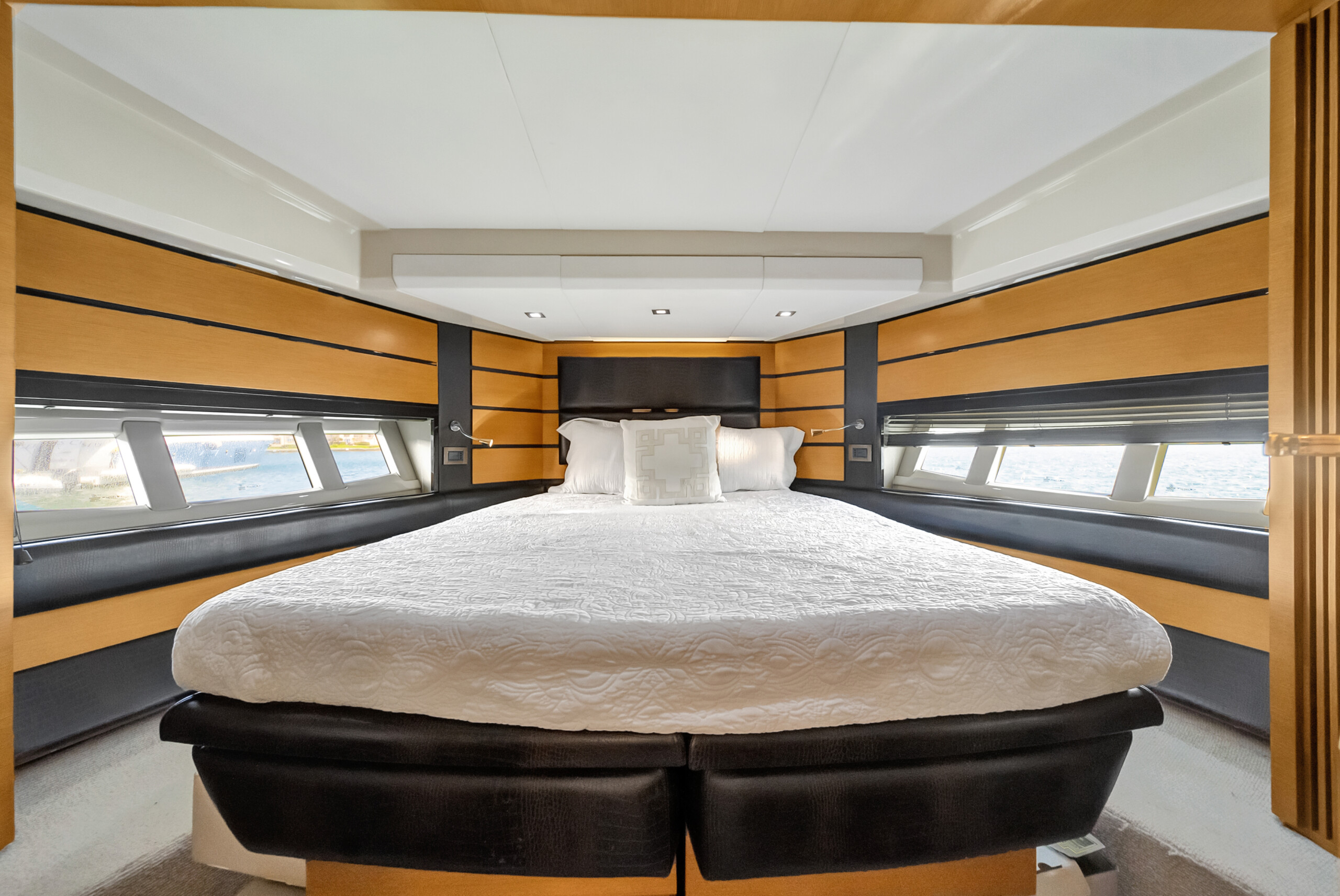 60' Azimut — photo 4
