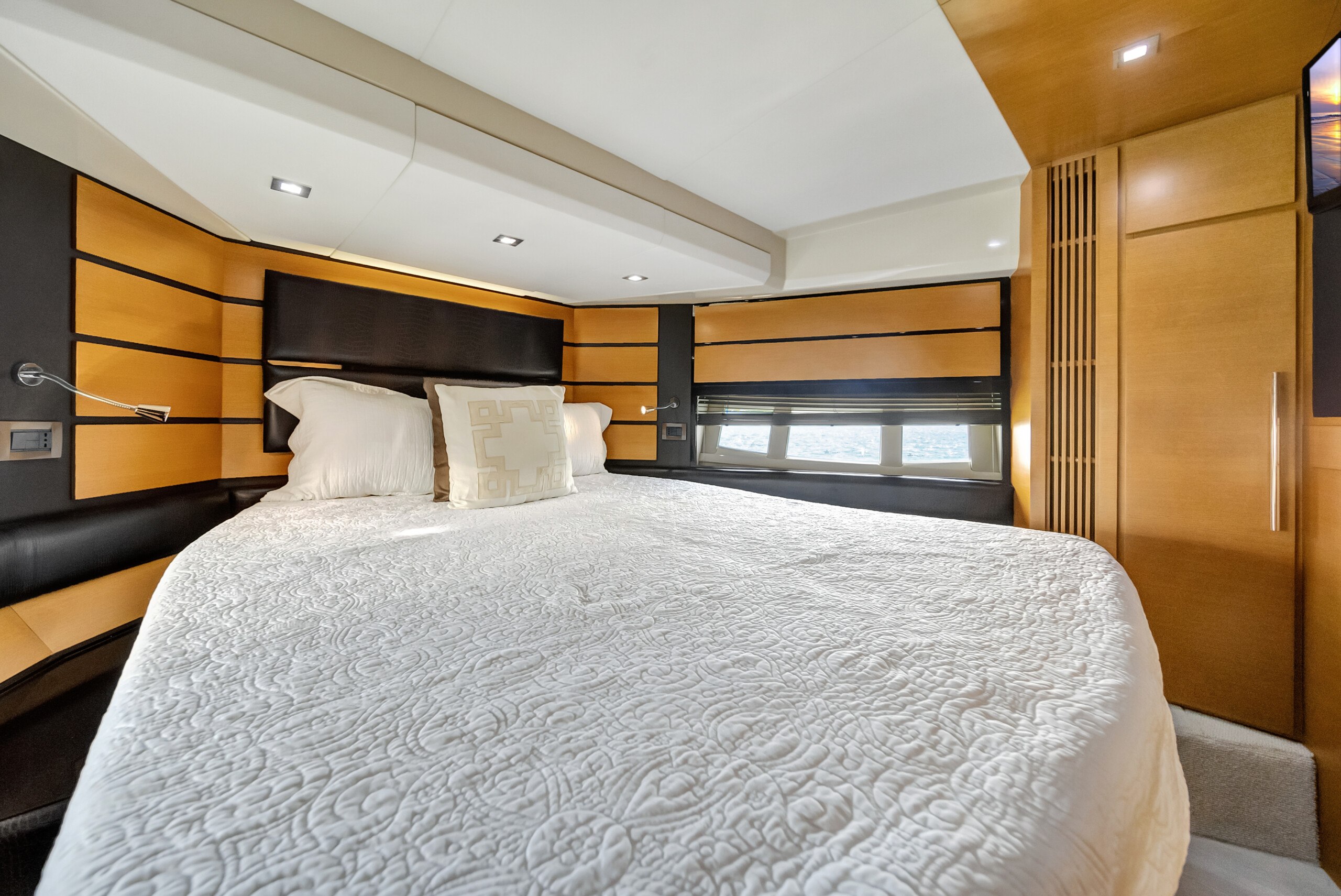 60' Azimut — photo 5