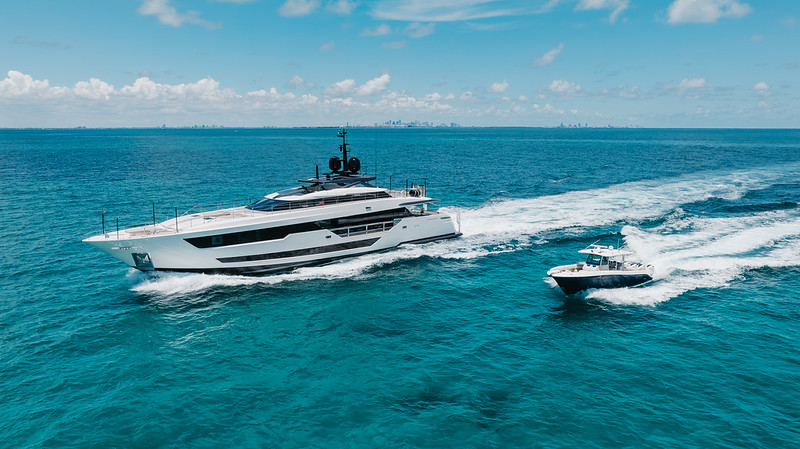 125' Ferretti Custom Line — photo 5