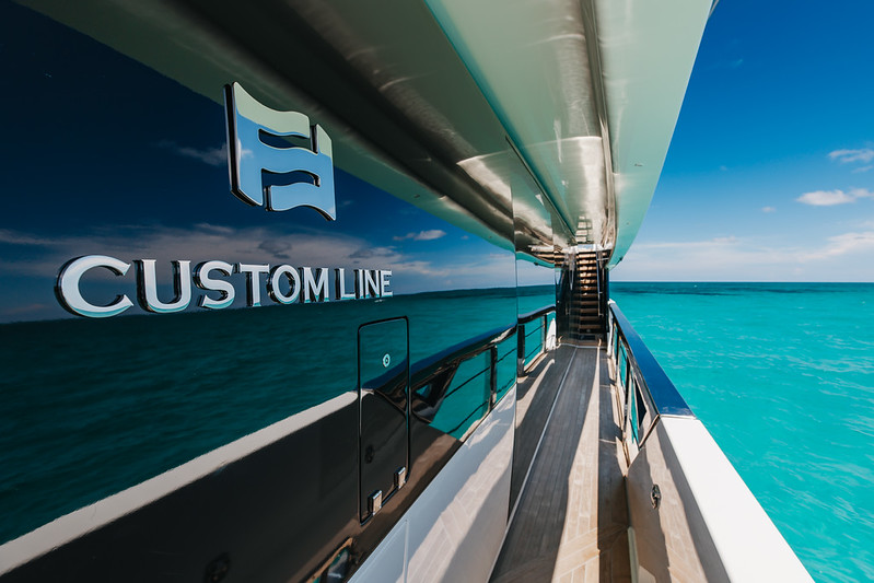 125' Ferretti Custom Line — photo 8