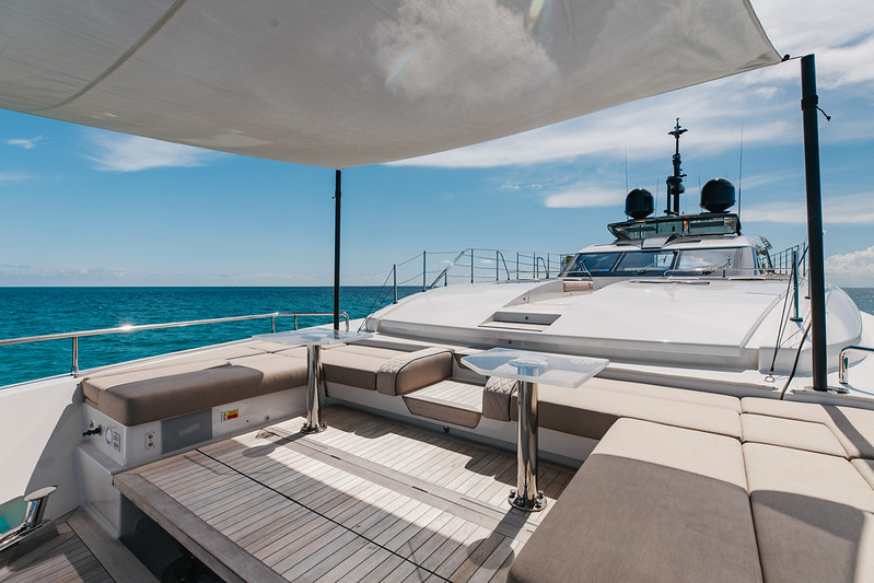 125' Ferretti Custom Line — photo 11