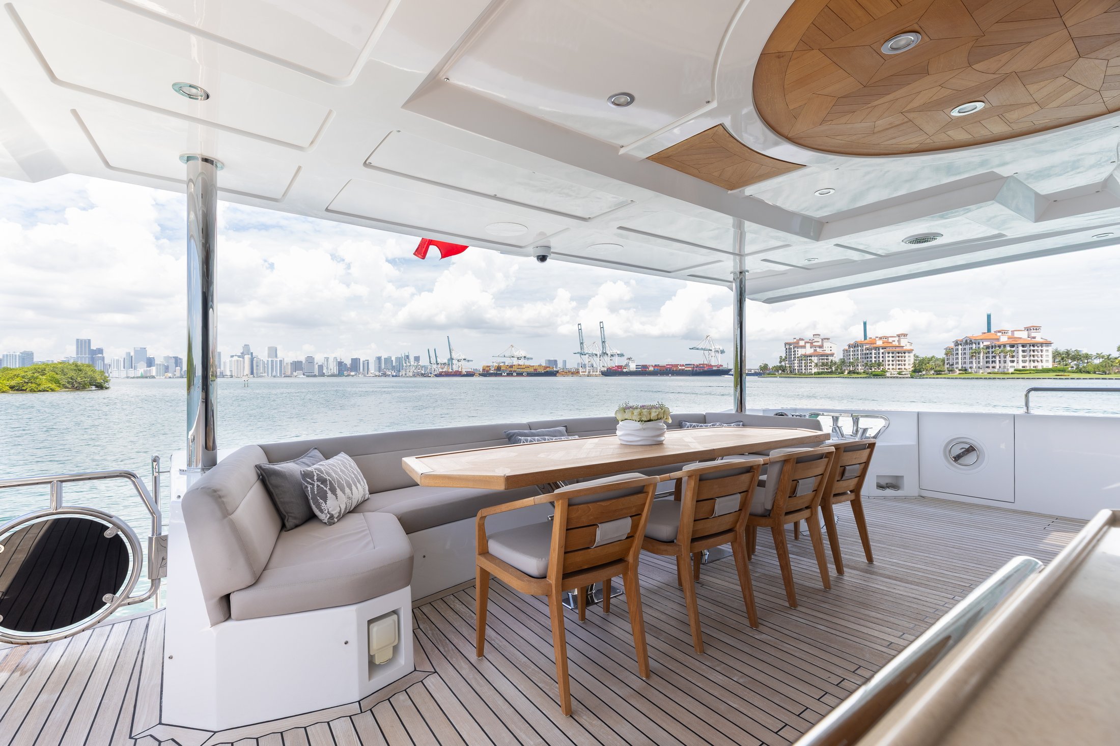 125' Gulf Craft Majesty — photo 13