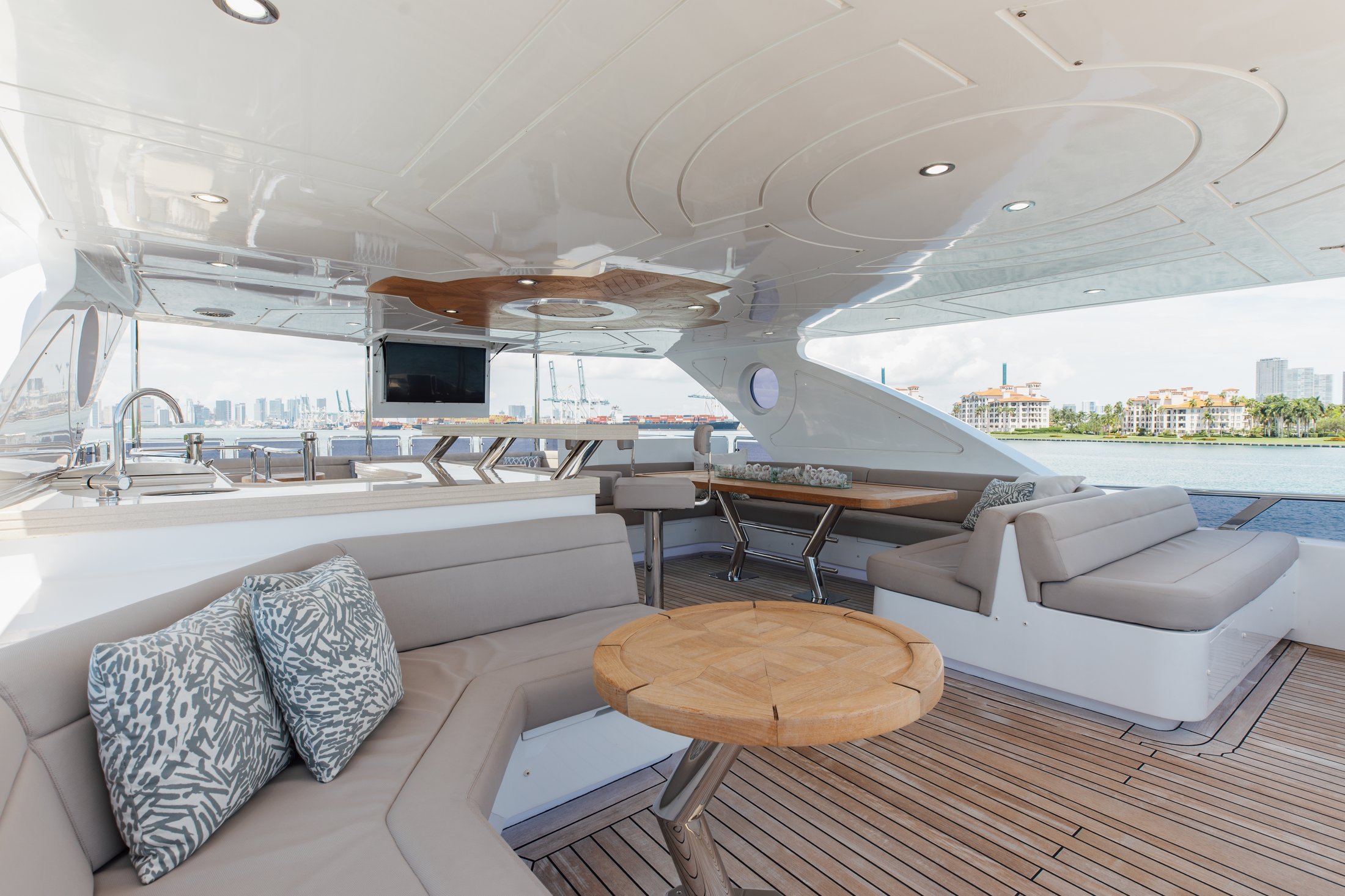125' Gulf Craft Majesty — photo 17
