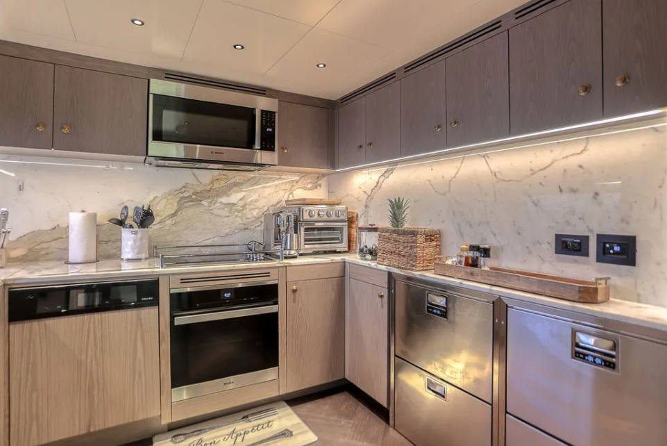 88' Sirena (New) — photo 11